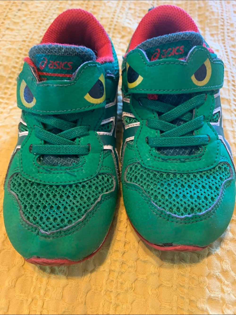 ASICS Kids Green and Red Monster-Detail Sneakers 9T